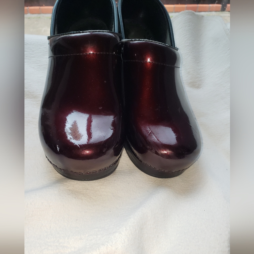 Dansko nurse shoes
